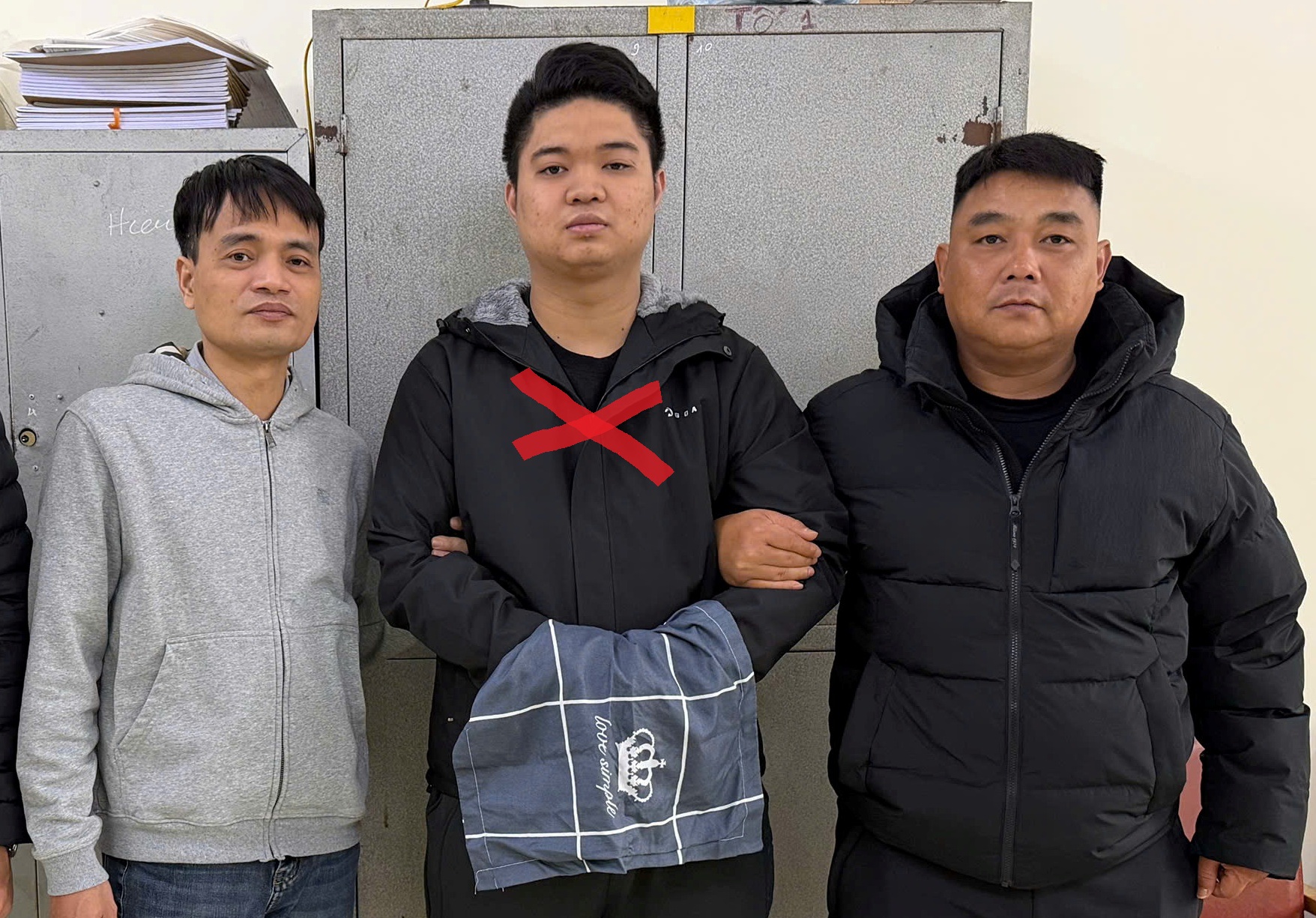 Công an xã Chấn Hưng vận động đối tượng trốn truy nã trong thành phố Hồ Chí Minh ra đầu thú